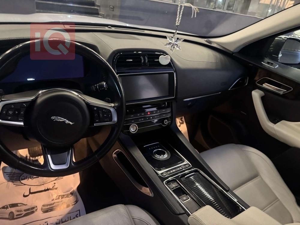 جاگوار F-Pace